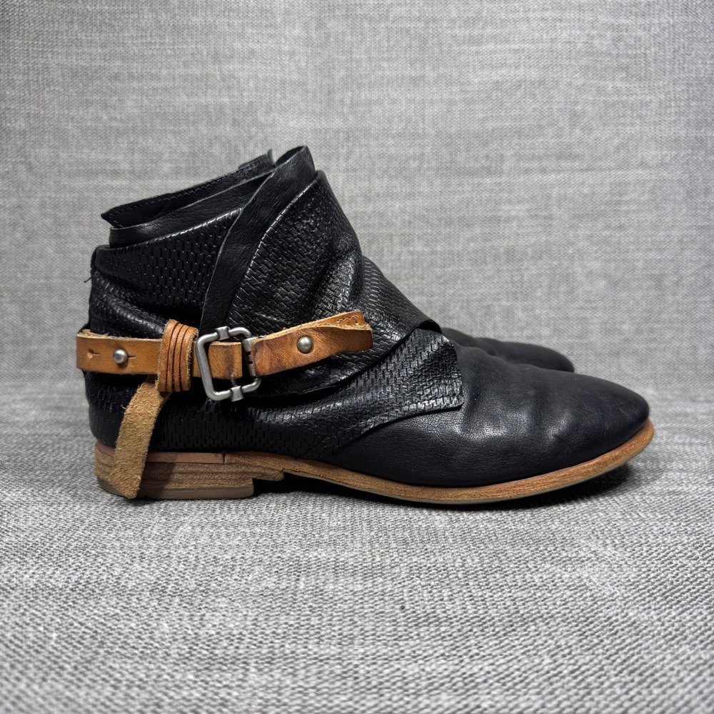 AS98 Black Leather Buckle Ankle Boots EU39 Made in Italy Wrap Boho Edgy Booties